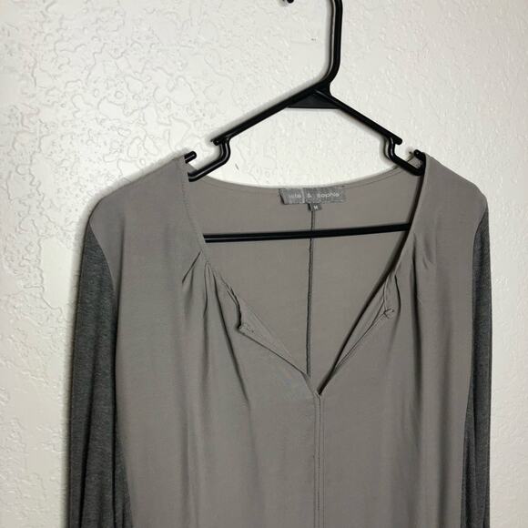 Lola & Sophie gray split hem knit sleeve v neck top size Medium - Picture 2 of 15